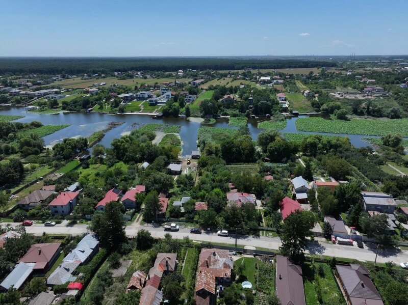 Tancabesti, teren premium cu deschidere la lacul Snagov.